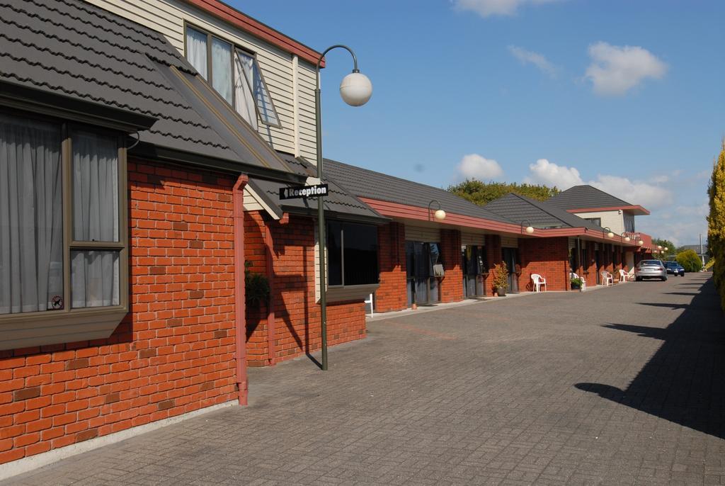 Chloe'S Motor Inn Hamilton Exteriör bild